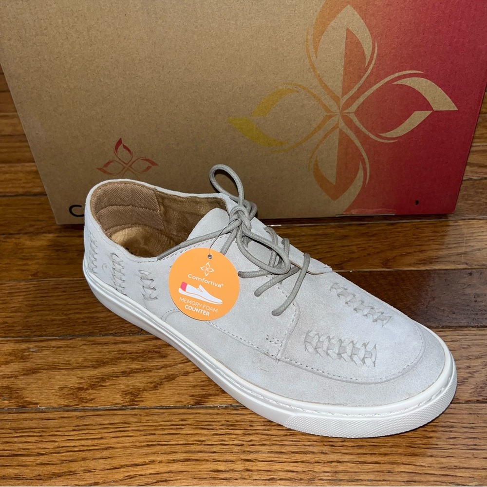 Comfortiva Align Thayer Apron Toe Sneakers Light Natural Cream Women’s Size 7.5